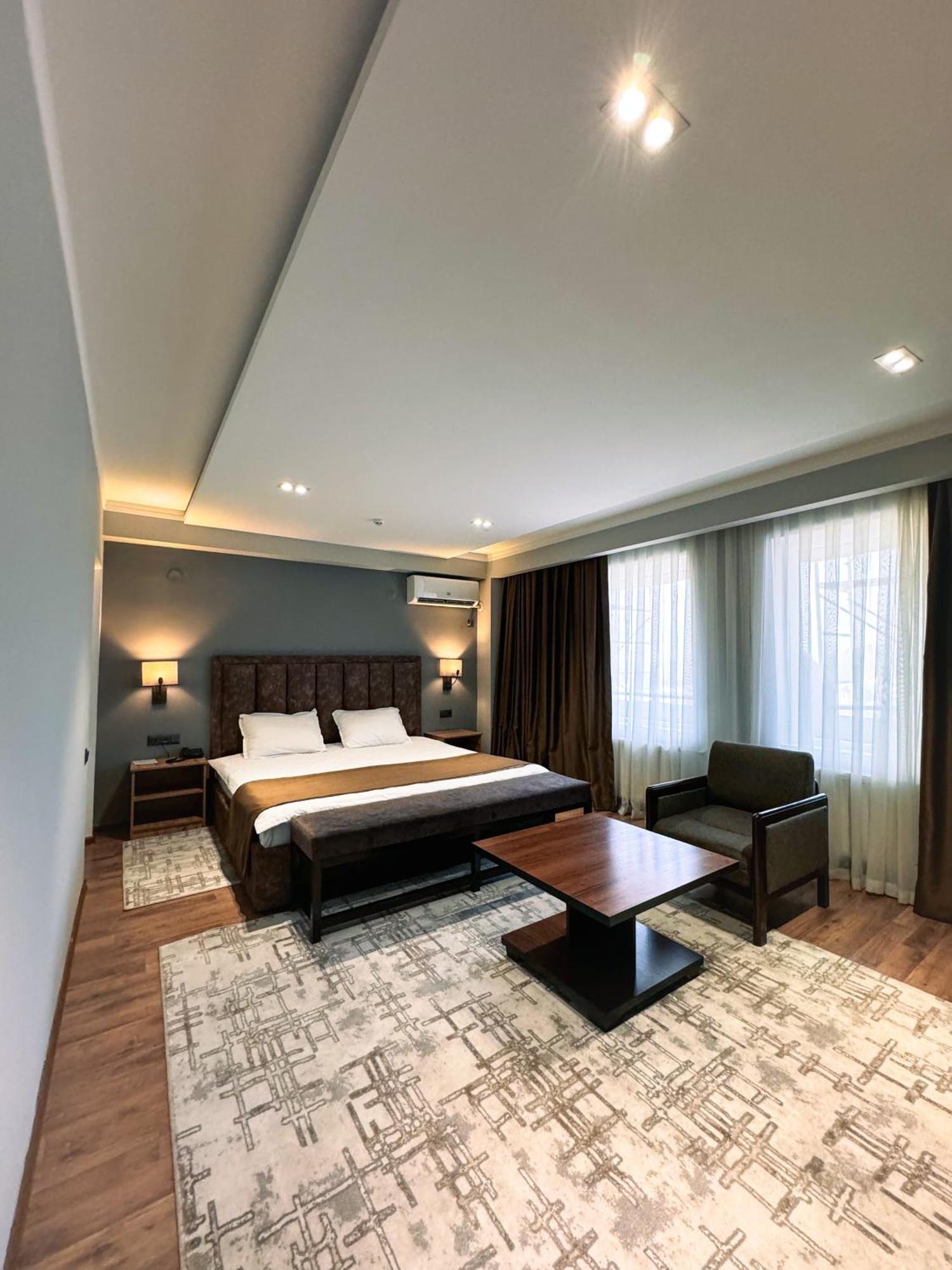 Ziyorat Luxury Hotel Fergana Zewnętrze zdjęcie