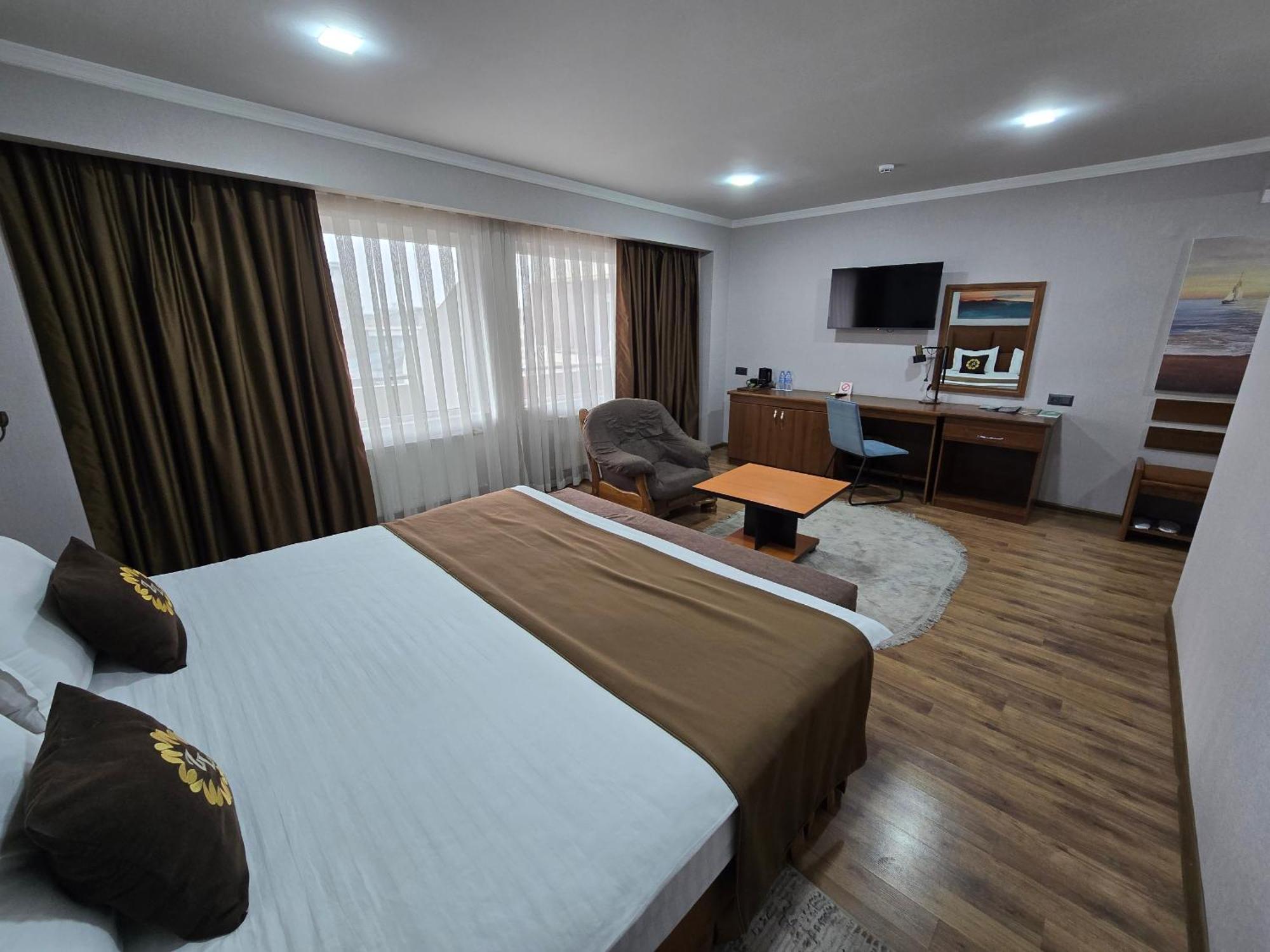 Ziyorat Luxury Hotel Fergana Zewnętrze zdjęcie
