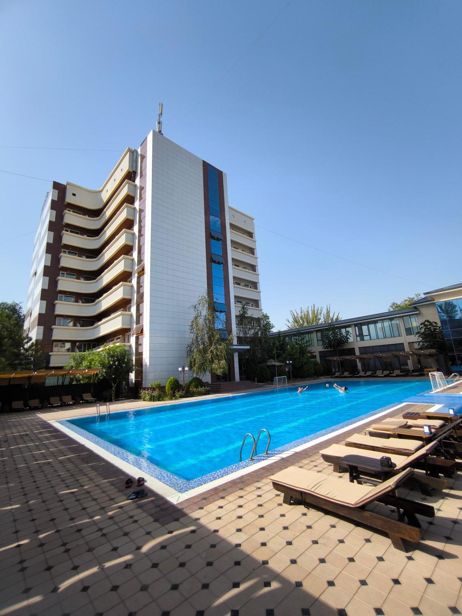 Ziyorat Luxury Hotel Fergana Zewnętrze zdjęcie
