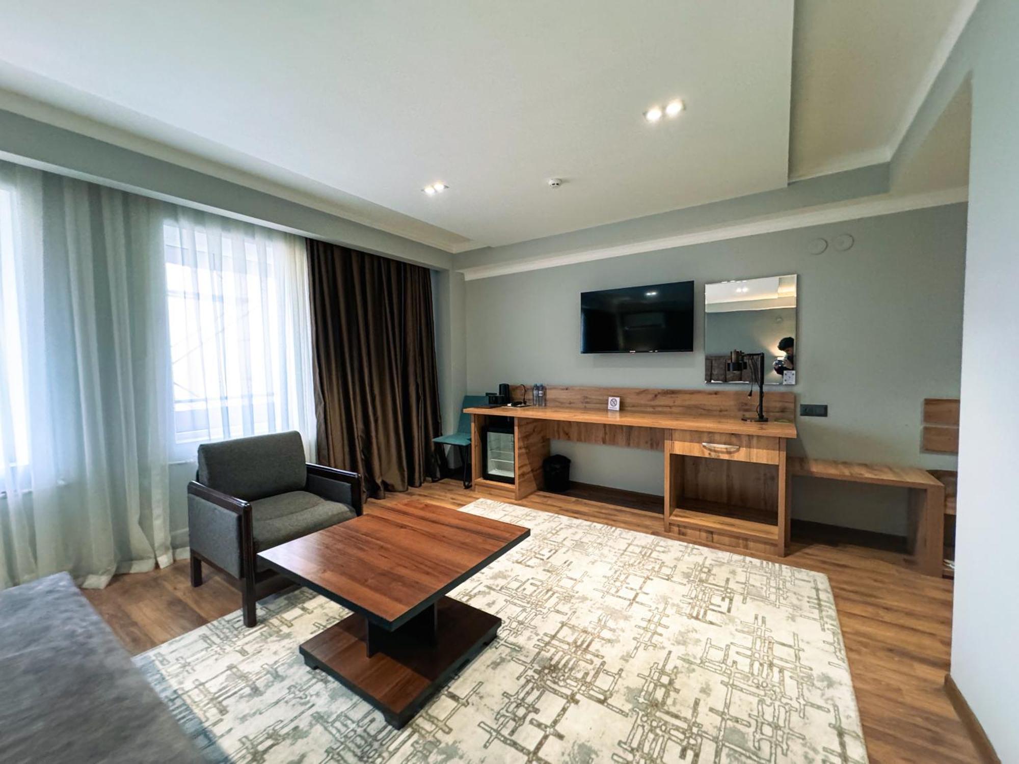 Ziyorat Luxury Hotel Fergana Zewnętrze zdjęcie