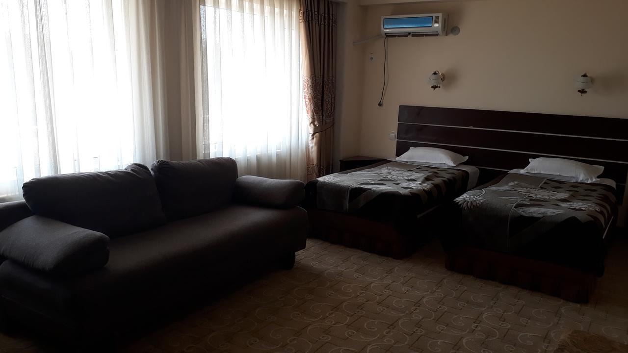 Ziyorat Luxury Hotel Fergana Zewnętrze zdjęcie