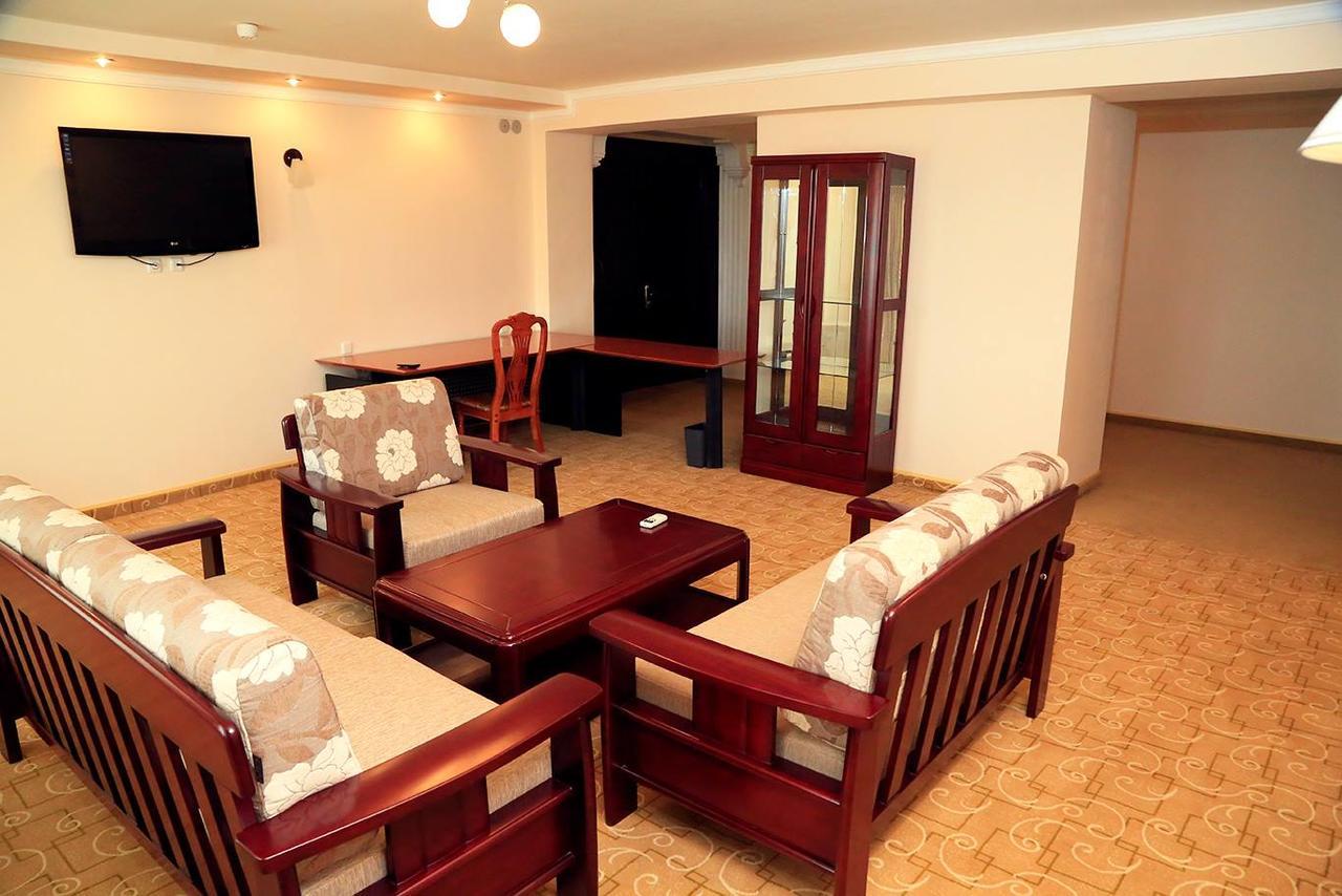 Ziyorat Luxury Hotel Fergana Zewnętrze zdjęcie