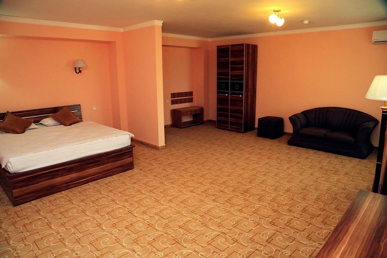 Ziyorat Luxury Hotel Fergana Zewnętrze zdjęcie