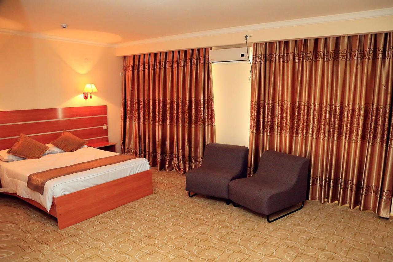 Ziyorat Luxury Hotel Fergana Zewnętrze zdjęcie